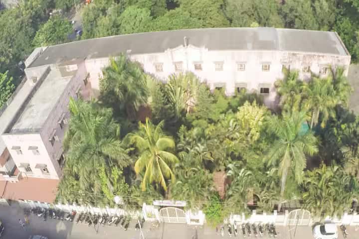Gopal Krishna Gokhale College campus in Kolhapur, Maharashtra, India — photo 1