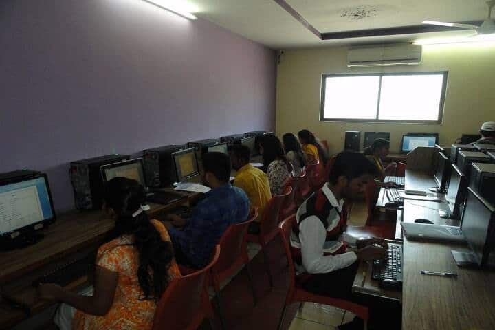 Gopal Krishna Gokhale College campus in Kolhapur, Maharashtra, India — photo 4