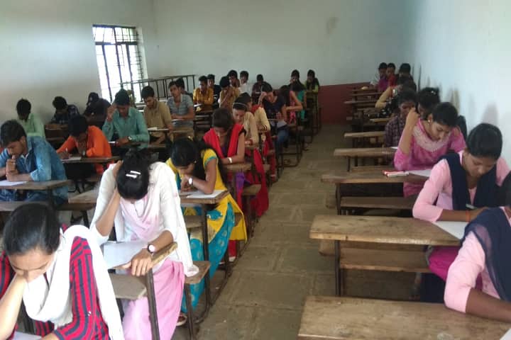 Smt Vimalbai Uttamrao Patil Arts and Late Dr Bhaskar Sadashiv Desale Science College campus in Dhule, Maharashtra, India — photo 2