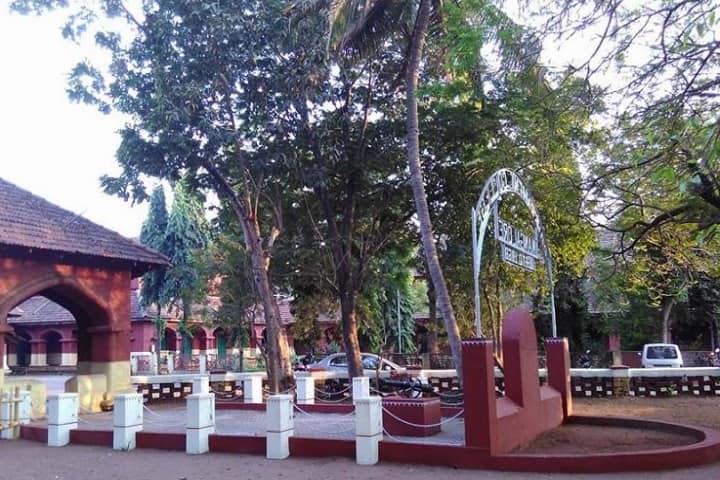 University College campus in Hampankatta, Karnataka, India — photo 2