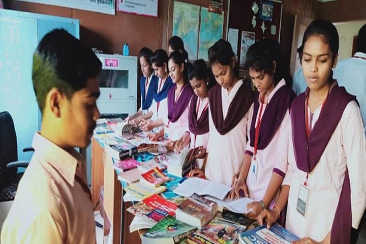 Late Pundalikrao Gawali Arts and Science Mahavidyalaya campus in Shirpur, Maharashtra, India — photo 3