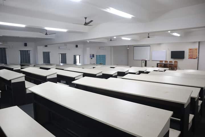 Tripura Santiniketan Medical College campus in Agartala, Tripura, India — photo 3