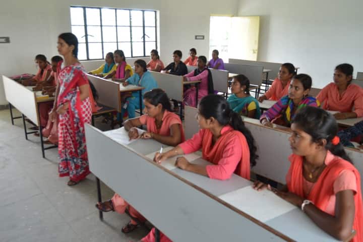 JB Mahajan Mahila Degree College campus in Gorakhpur, Uttar Pradesh, India — photo 1