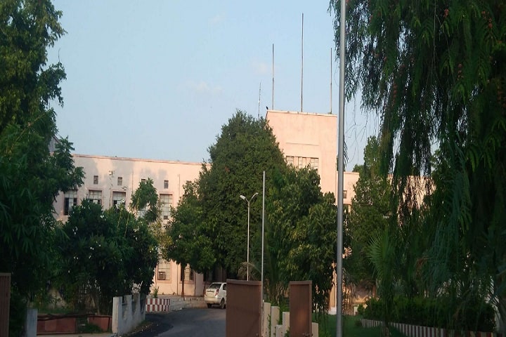 Government Polytechnic campus in Ahmedabad, Gujarat, India — photo 1