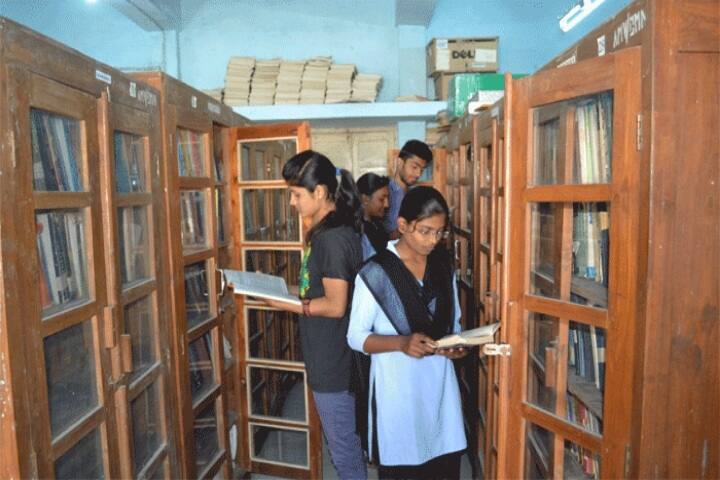 Adarsha Science Jairamdas Bhagchand Arts and Birla Commerce Mahavidyalaya campus in Amravati, Maharashtra, India — photo 5