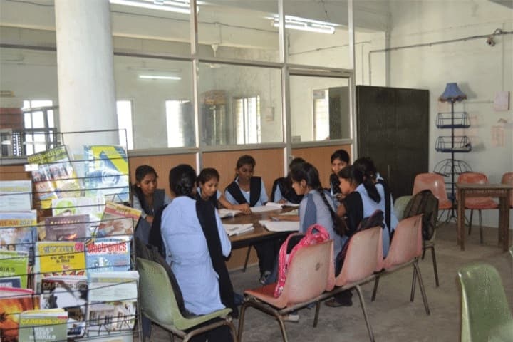 Adarsha Science Jairamdas Bhagchand Arts and Birla Commerce Mahavidyalaya campus in Amravati, Maharashtra, India — photo 6