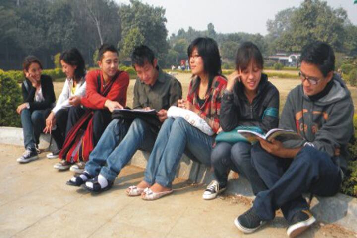Christian School of Pharmacy campus in Allahabad, Uttar Pradesh, India — photo 5