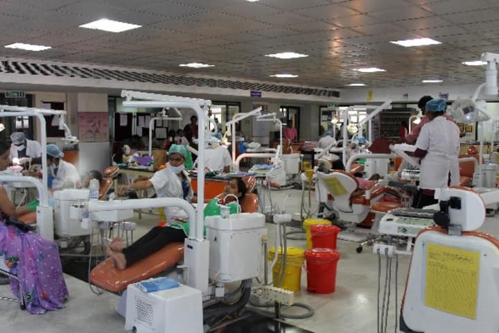 Sri Ramachandra Dental College and Hospital campus in Chennai, Tamil Nadu, India — photo 4