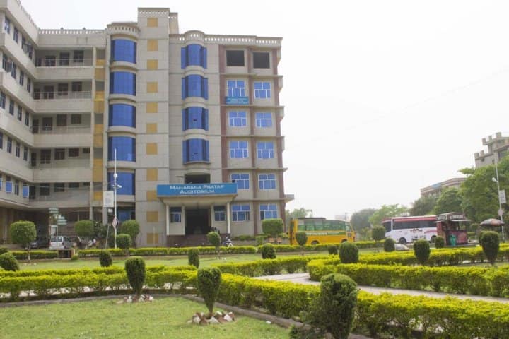 Maharana Pratap College For Women campus in Mandhana, Uttar Pradesh, India — photo 2