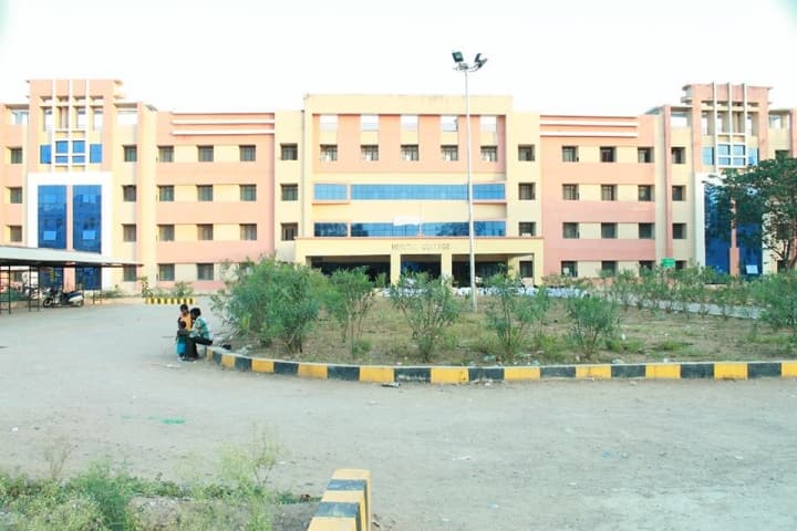Rajiv Gandhi Institute of Medical Sciences campus in Adilabad, Telangana, India — photo 3