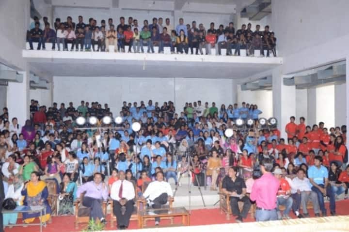 Jaipur Dental College campus in Jaipur, Rajasthan, India — photo 3
