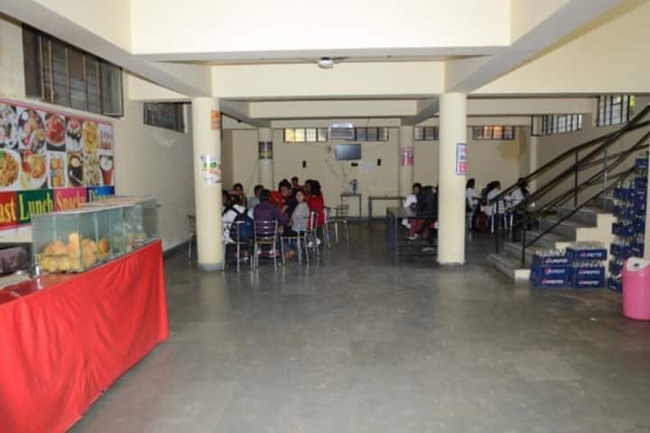 Jaipur Dental College campus in Jaipur, Rajasthan, India — photo 4