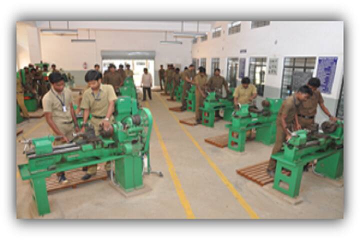 Ponnaiyah Ramajayam College of Engineering and Technology campus in Thanjavur, Tamil Nadu, India — photo 6