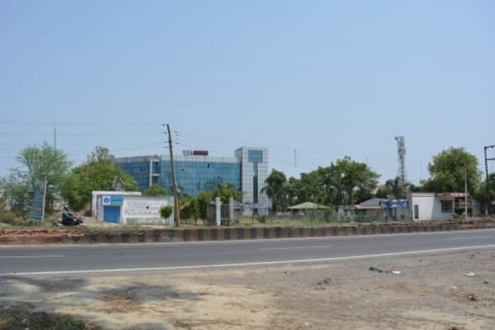 Institute of Dental Studies and Technologies campus in Ghaziabad, Uttar Pradesh, India — photo 1