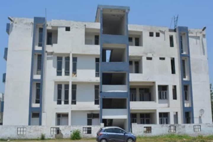 Institute of Dental Studies and Technologies campus in Ghaziabad, Uttar Pradesh, India — photo 3