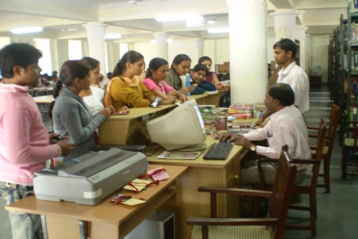 Saint Francis De Sales College campus in Nagpur, Maharashtra, India — photo 3