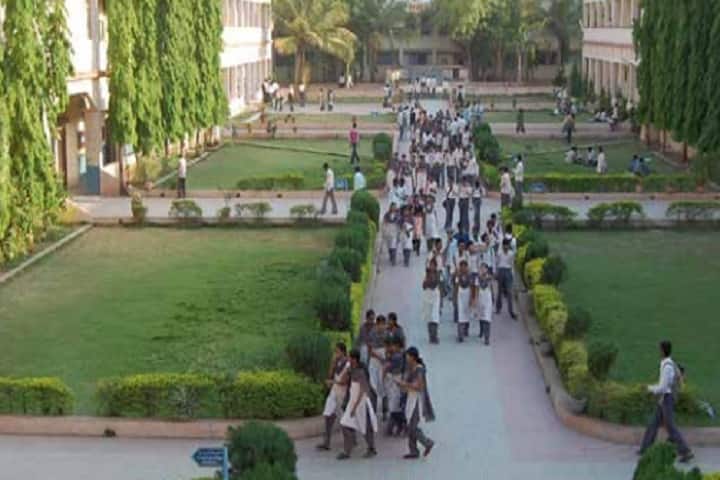 Karmaveer Bhaurao Patil Mahavidyalaya campus in Pandharpur, Maharashtra, India — photo 2