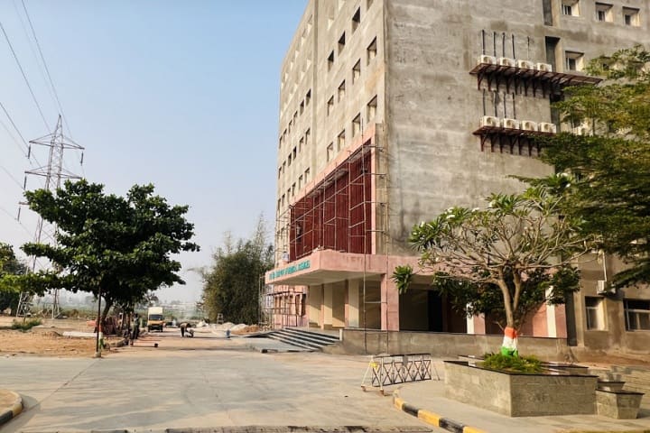 Neelima Institute of Medical Sciences campus in Ghatkesar, Telangana, India — photo 1