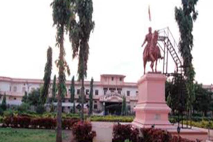 Shri Shivaji Mahavidyalaya campus in Barshi, Maharashtra, India — photo 2