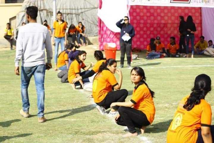 Inderprastha Dental College and Hospital campus in Ghaziabad, Uttar Pradesh, India — photo 2