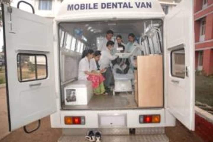 Hitkarini Dental College and Hospital campus in Jabalpur, Madhya Pradesh, India — photo 2