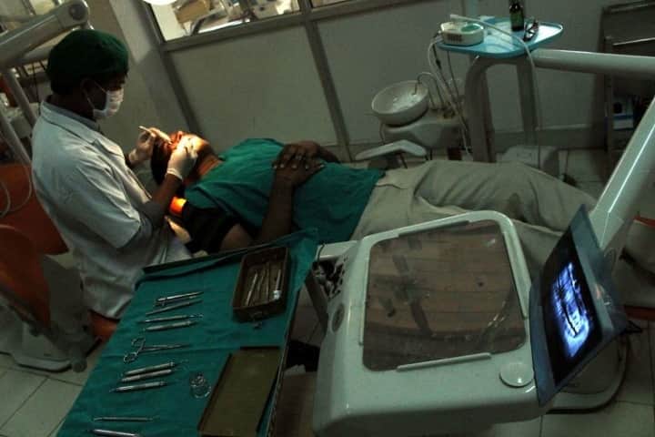 Hitkarini Dental College and Hospital campus in Jabalpur, Madhya Pradesh, India — photo 3