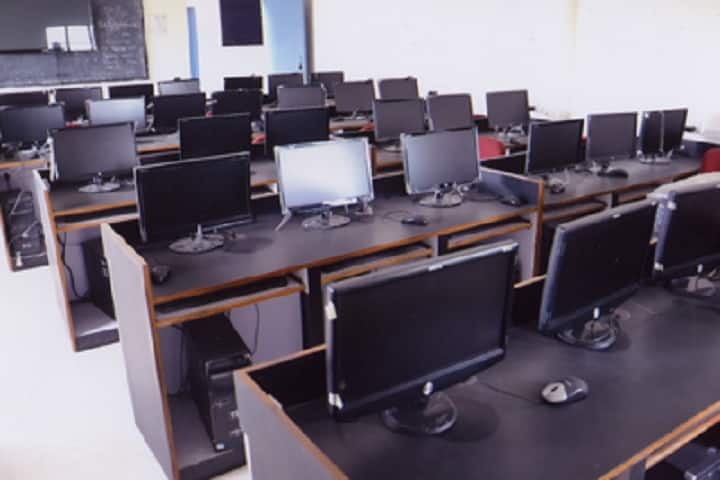 Yashoda Girls Arts And Commerce College campus in Nagpur, Maharashtra, India — photo 3