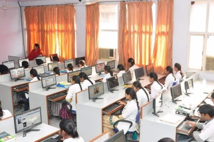 Guru Nanak Dev Dental College and Research Institute campus in Sangrur, Punjab, India — photo 4