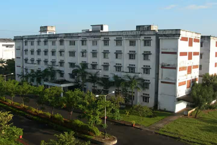 GSL Dental College campus in Lakshmipuram, Andhra Pradesh, India — photo 5