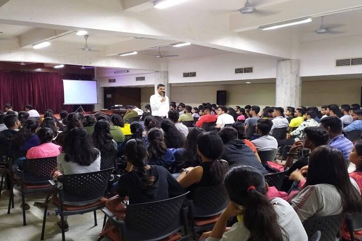 Sasmira's Institute of Commerce and Science campus in Mumbai, Maharashtra, India — photo 2