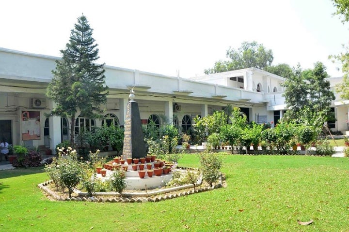 Guru Nanak National College for Women campus in Nakodar, Punjab, India — photo 2