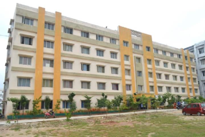 Malla Reddy Medical College for Women campus in Hyderabad, Telangana, India — photo 1