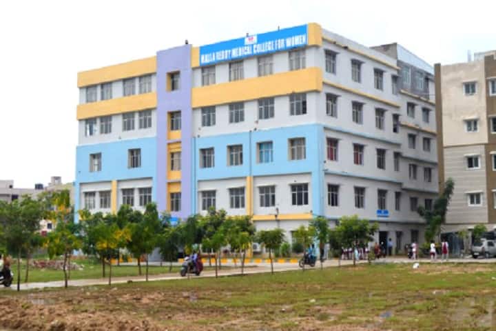 Malla Reddy Medical College for Women campus in Hyderabad, Telangana, India — photo 2