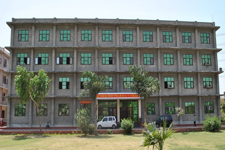 Sunderdeep Pharmacy College campus in Ghaziabad, Uttar Pradesh, India — photo 1