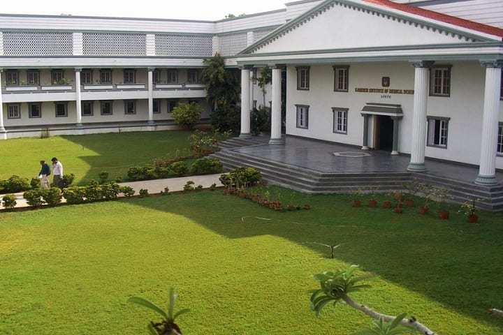 Kamineni Institute of Medical Sciences campus in Narketpally, Telangana, India — photo 1
