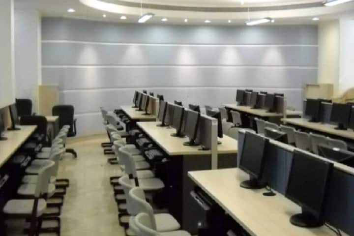 Ladhidevi Ramdhar Maheshwari Night College of Commerce campus in Mumbai, Maharashtra, India — photo 1