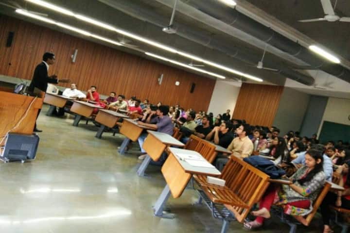 Amrut Mody School of Management campus in Ahmedabad, Gujarat, India — photo 5