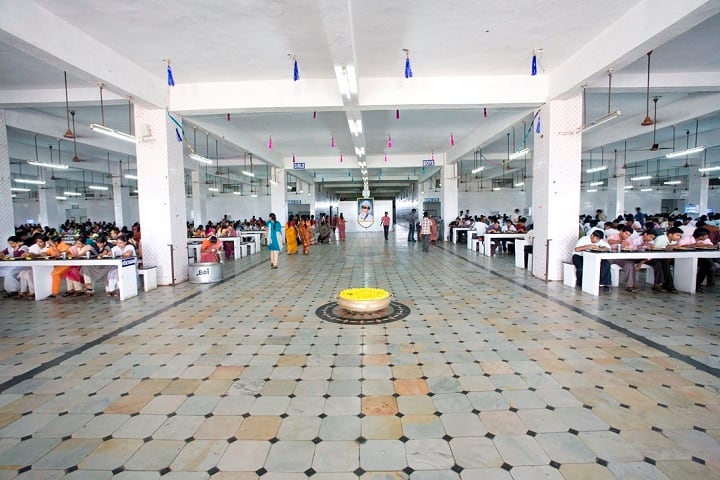 Jeppiaar Engineering College campus in Chennai, Tamil Nadu, India — photo 2