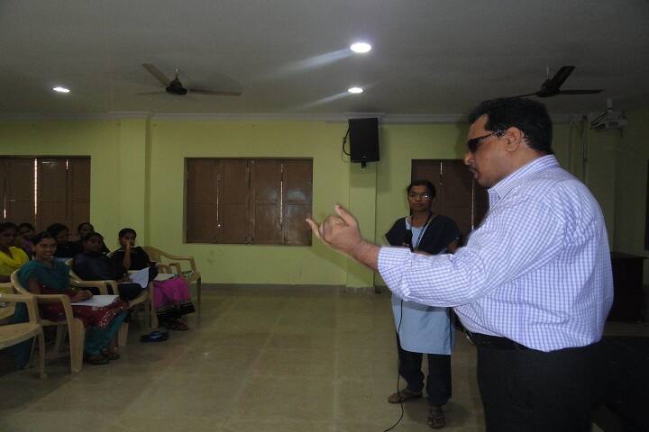 Smt Gentela Sakuntalamma College campus in Jaggayyapet, Andhra Pradesh, India — photo 3
