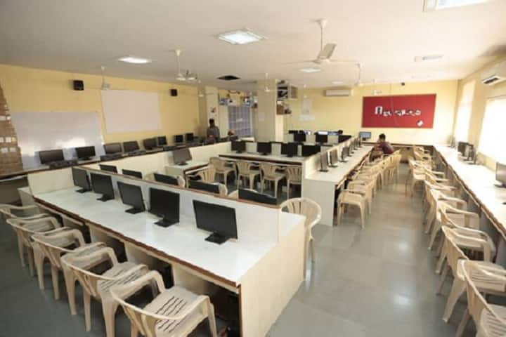 Dr DY Patil College of Architecture campus in Navi Mumbai, Maharashtra, India — photo 4