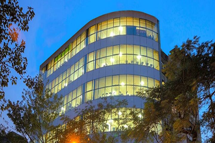 Universal MSG-SGKM College of Arts campus in Mumbai, Maharashtra, India — photo 1