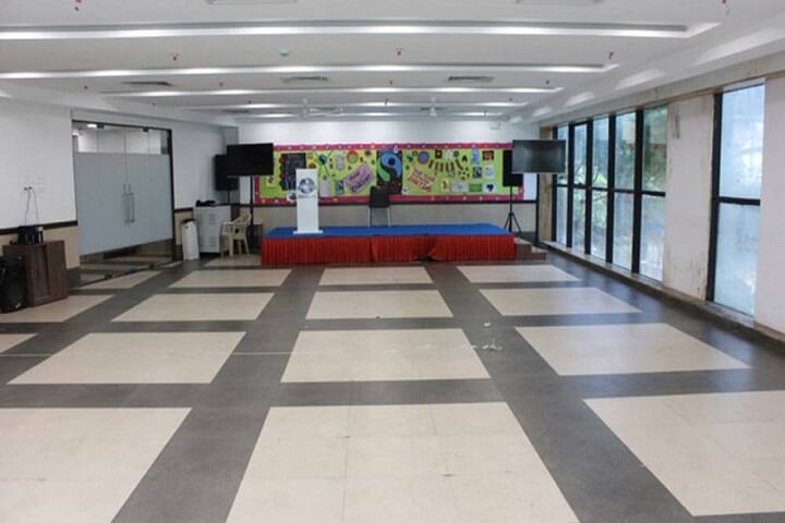 Universal MSG-SGKM College of Arts campus in Mumbai, Maharashtra, India — photo 2