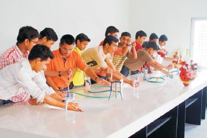 Smt Maherbanu College of Science and Commerce campus in Akola, Maharashtra, India — photo 2