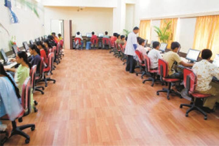 Smt Maherbanu College of Science and Commerce campus in Akola, Maharashtra, India — photo 5