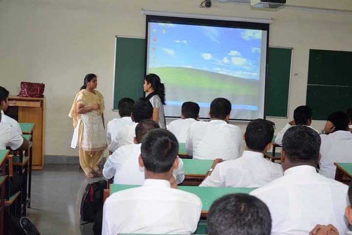 Don Bosco College campus in Mumbai, Maharashtra, India — photo 3