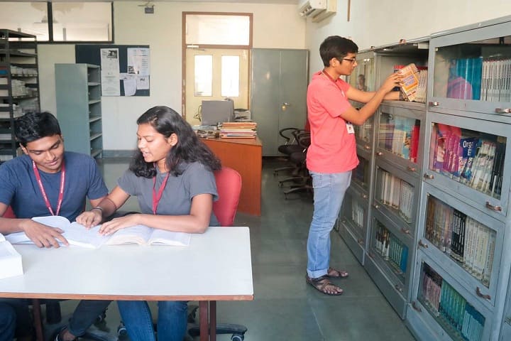 Don Bosco College campus in Mumbai, Maharashtra, India — photo 6