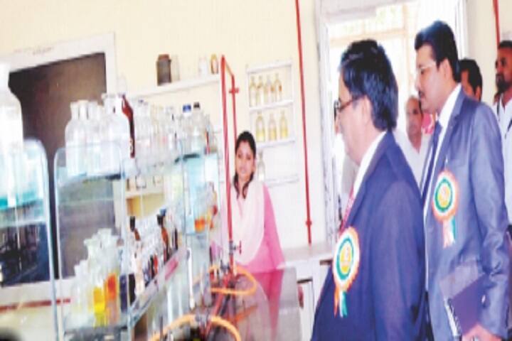 Shri Shivaji Vidya Prasarak Sanstha's Late Karmaveer Dr PR Ghogrey Science College campus in Dhule, Maharashtra, India — photo 5