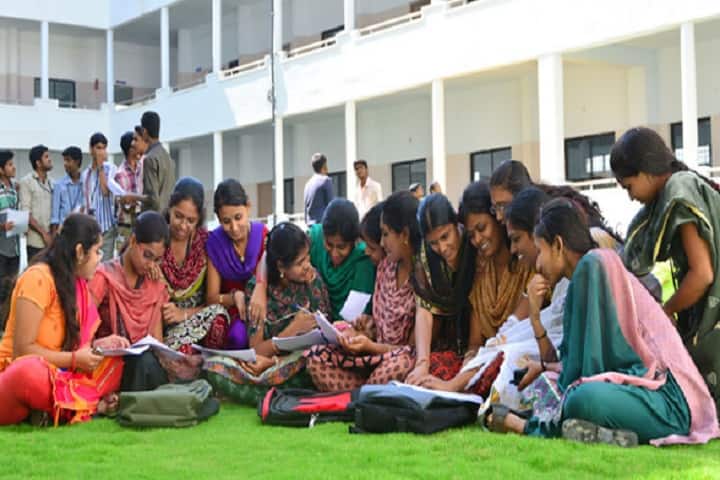 Matoshri Koushalyabai Bogawar College of Art campus in Gadchiroli, Maharashtra, India — photo 1