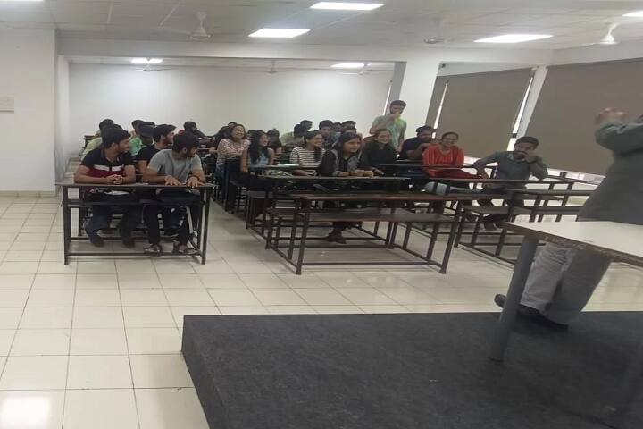 GIDC Rajju Shroff ROFEL Institute of Management Studies campus in Vapi, Gujarat, India — photo 4