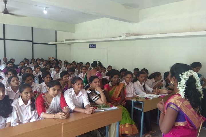 Smt Shobhatai Kore Warana Mahila Mahavidyalaya campus in Kolhapur, Maharashtra, India — photo 2